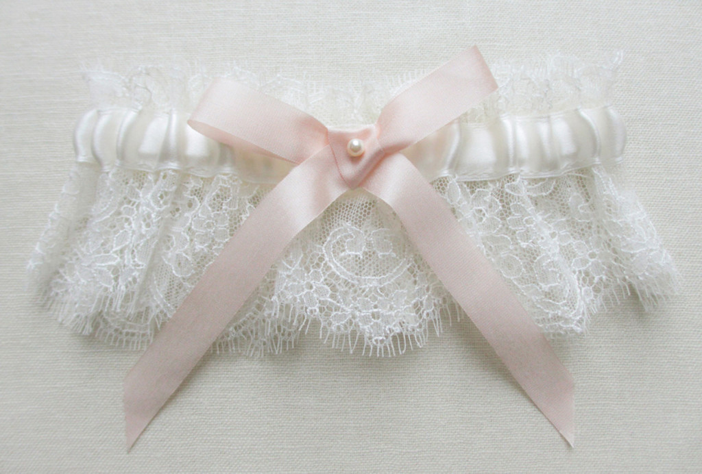 Garter by Florie Mitton