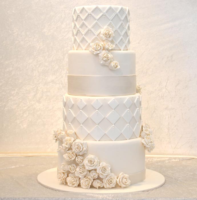 yes-i-do-the-sweet-spot-17-white-roses-and-geometric-wedding-cake
