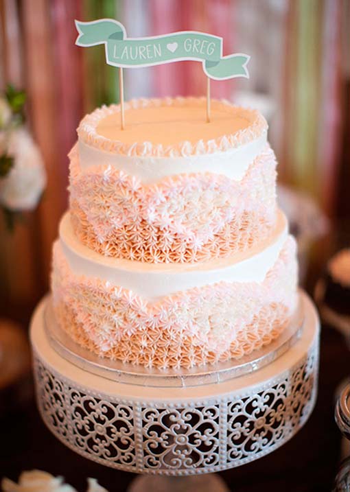 lace-art-deco-wedding-cake-and-banner-topper