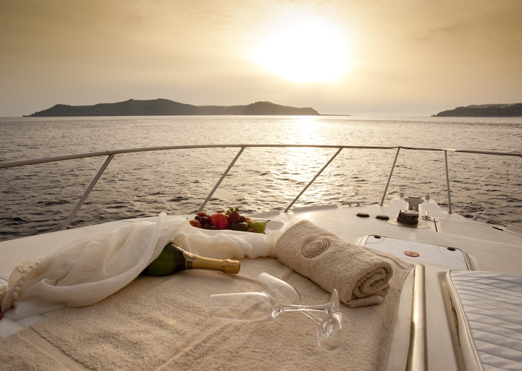 Private Yacht Sunset_Grace Santorini