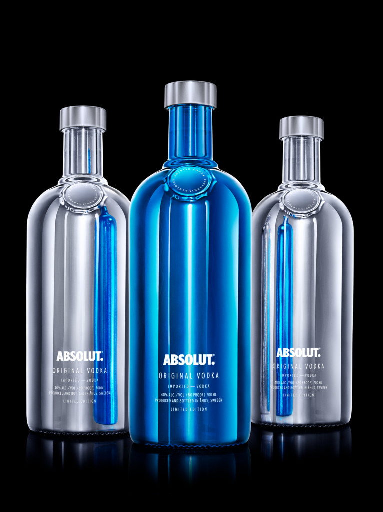 Absolut-Electrik_Group_Packshot_Black-700ml-big_0 (1)