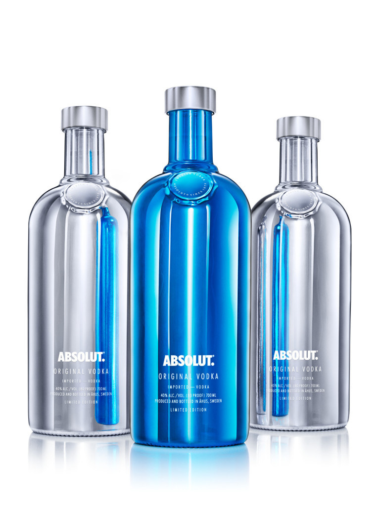 Absolut-Electrik_Group_Packshot_Black-700ml-big_0 (2)