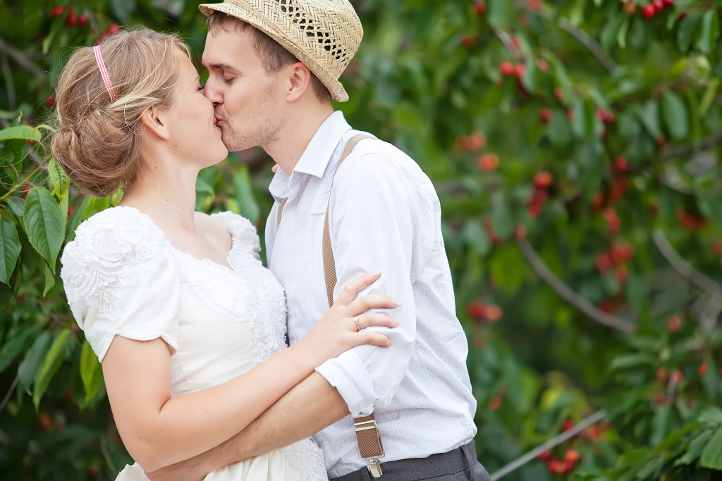 wedding kiss