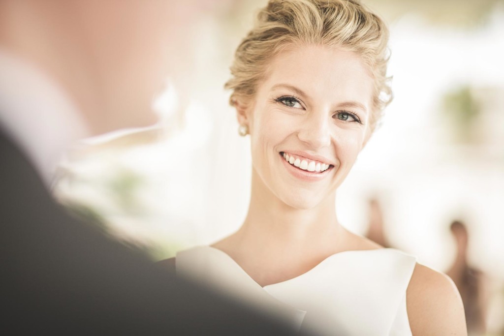 048-wedding-bride-smile-ceremony