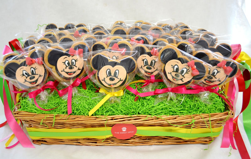 mickey-minnie-cookie-pops