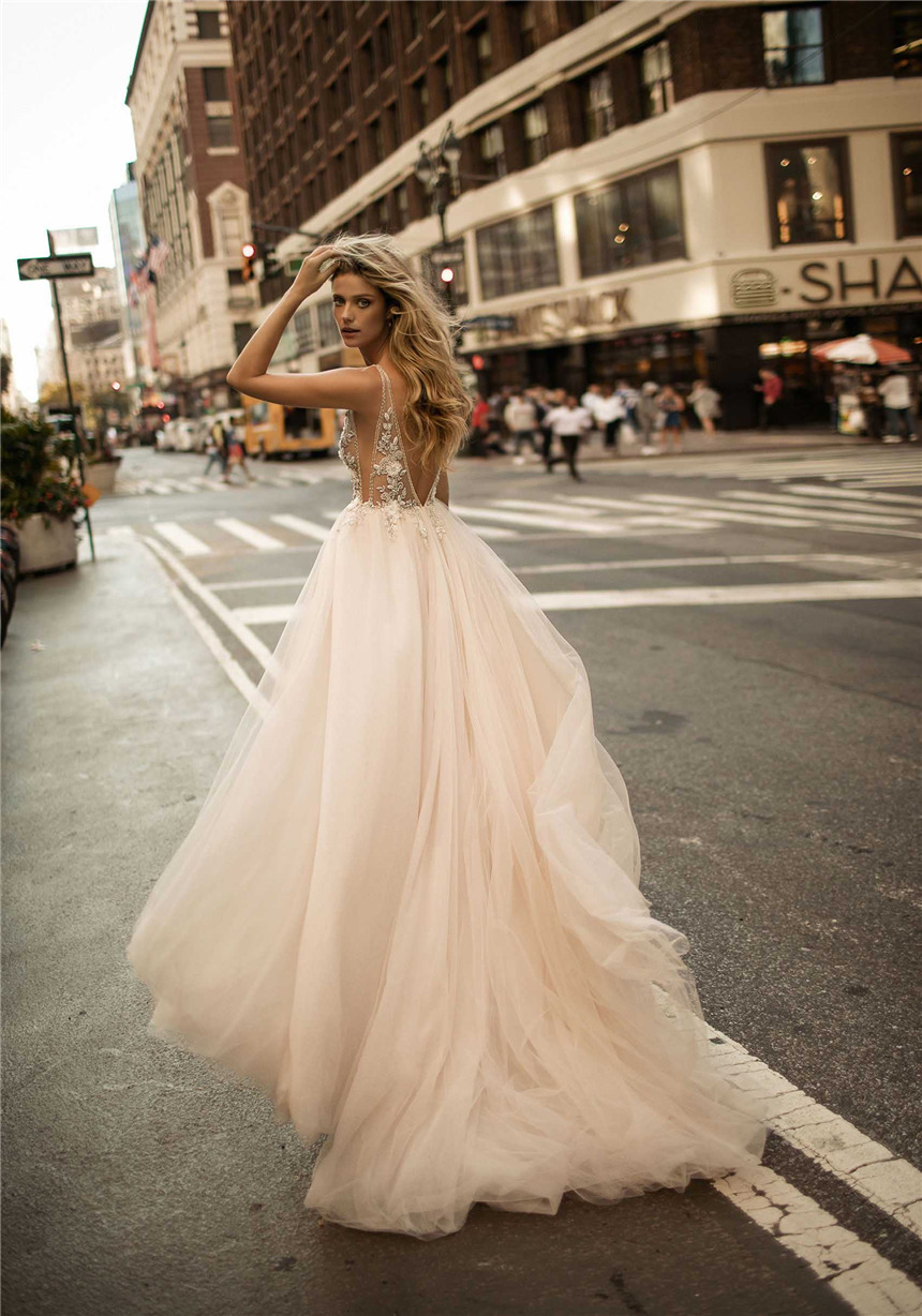 Kate-Bock-stars-in-BERTA-Fall-Winter-2017-Bridal39