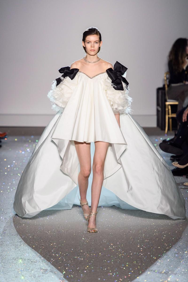 «November Rain» wedding dress Oscar de la Renta, Ralph