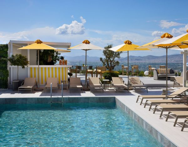 St George Lycabettus | Το Vertigo Sunset Pool Bar είναι το τέλειο spot για τα bachelorette του καλοκαιριού