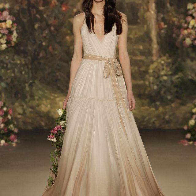 Άνοιξη 16'|The Bridal Trend Report: Hints of Color!