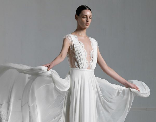 Vasia Tzotzopoulou Bridal Collection: Αιθέριος δυναμισμός & elegant θηλυκές γραμμές