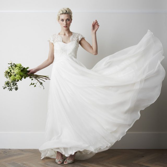 Με άρωμα Αγγλίας: Charlie Brear Bridal Collection 2015