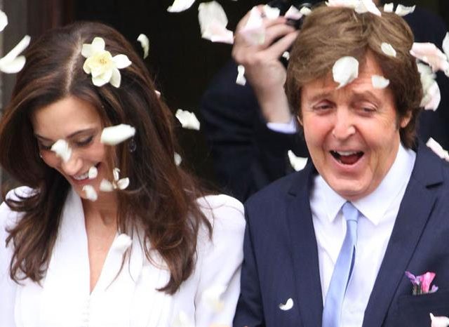 Το θρυλικό σκαθάρι ξανά γαμπρός! Ο πολιτικός γάμος του Paul McCartney στο Λονδίνο!