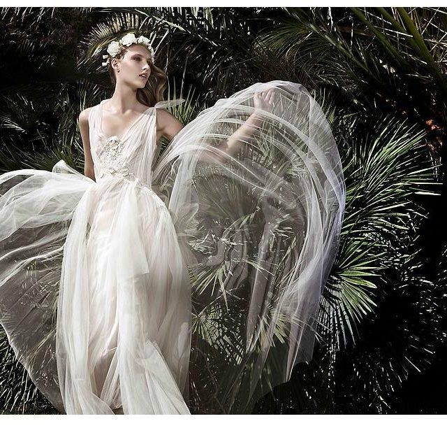 Victoria Kyriakides –bridal collection. Για αέρινες νύφες.