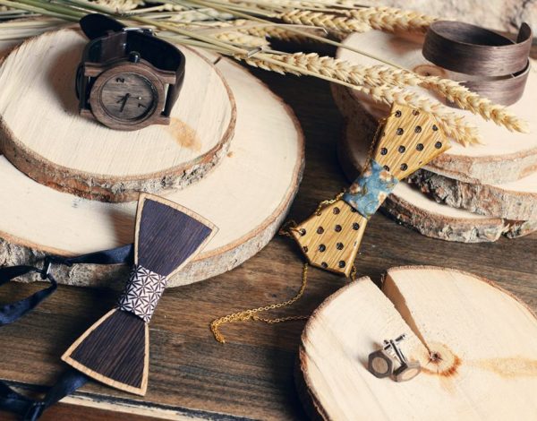 27 Wooden Accessories:  Wood is the absolute groom’s trend