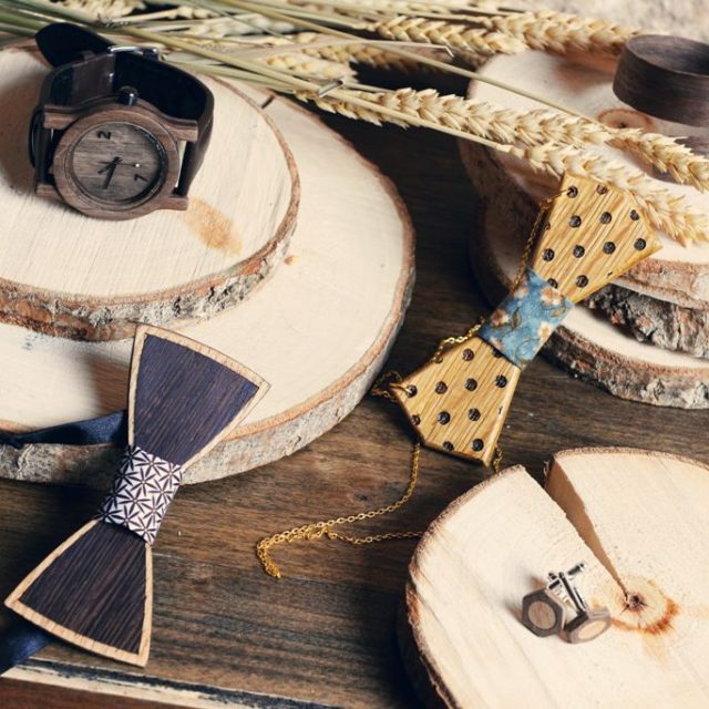 27 Wooden Accessories:  Wood is the absolute groom’s trend