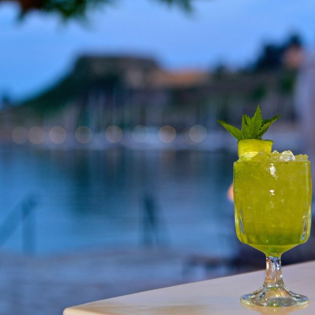 Ετοιμάζεις πρόταση γάμου στην Κέρκυρα; Imabari Seaside Lounge Bar & Resto is the place to do it!