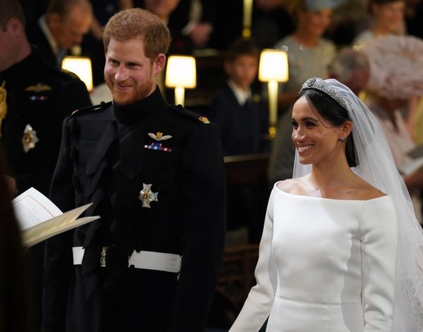 Ο άγνωστος γάμος της Meghan Markle και του πρίγκιπα Χάρι πριν από το βασιλικό γεγονός