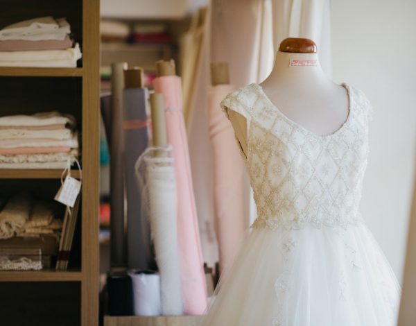Solo Victoria Atelier | Δίνοντας σχήμα και μορφή σε ένα νυφικό βγαλμένο από όνειρο