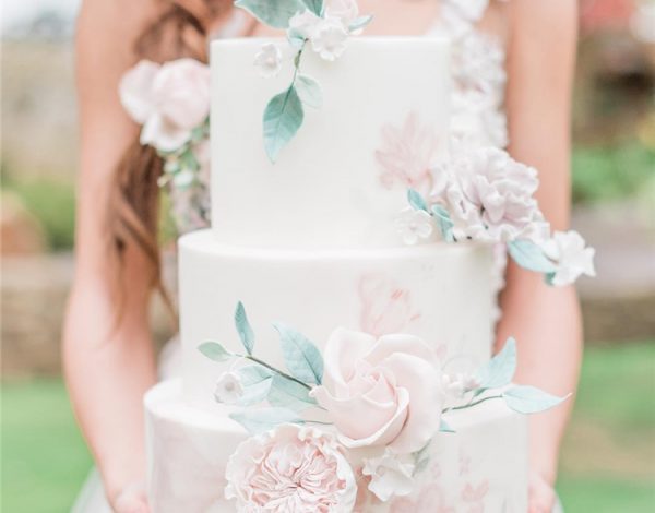 Ξέρεις τι είναι το chiffon cake; Διάβασε το ευρετήριο της γαμήλιας τούρτας που ετοιμάσαμε και μάθε τα πάντα για το wedding cake!