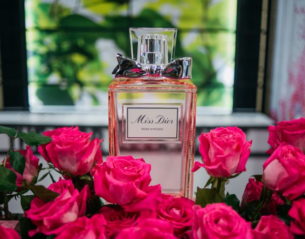 Το Miss Dior Rose N'Roses μαγνήτισε τις λαμπερές παρουσίες στο Yes I Do Catwalk by ghd