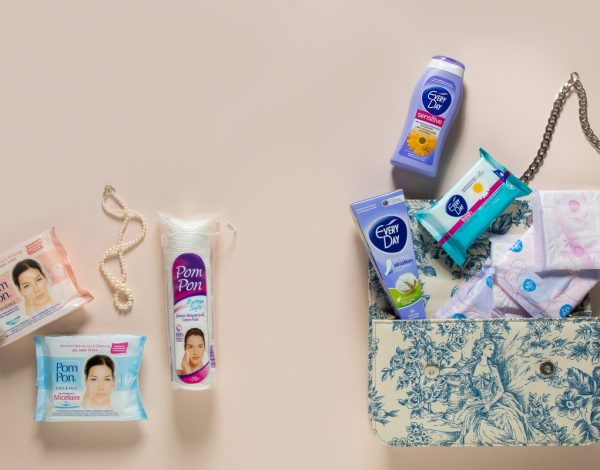 Bridal Emergency Kit | Τι κρύβει μέσα του το clutch της νύφης;