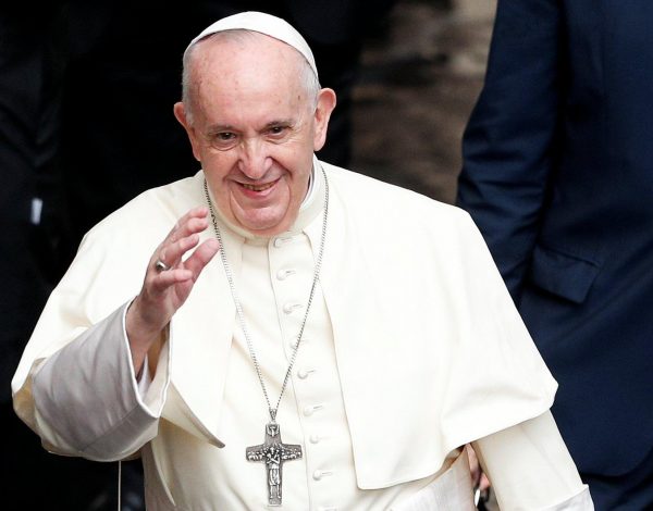 Ο Πάπας Φραγκίσκος τίθεται υπέρ του συμφώνου συμβίωσης για τα ομόφυλα ζευγάρια και γράφει ιστορία