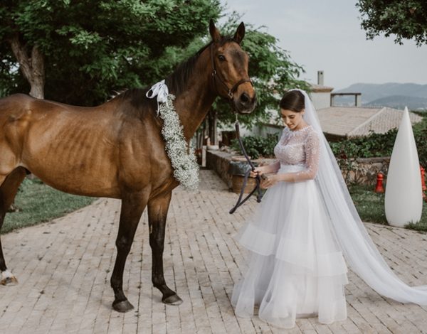 Real brides in Katia Delatola: Deux-pièces, με πουά ή με απλικαρισμένα λουλούδια από οργάντζα, αυτά τα νυφικά είναι βγαλμένα από όνειρο