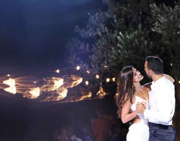 Σάκης Τανιμανίδης & Χριστίνα Μπόμπα : Ο καλοκαιρινός γάμος στη Σίφνο και όσα αγαπήσαμε.