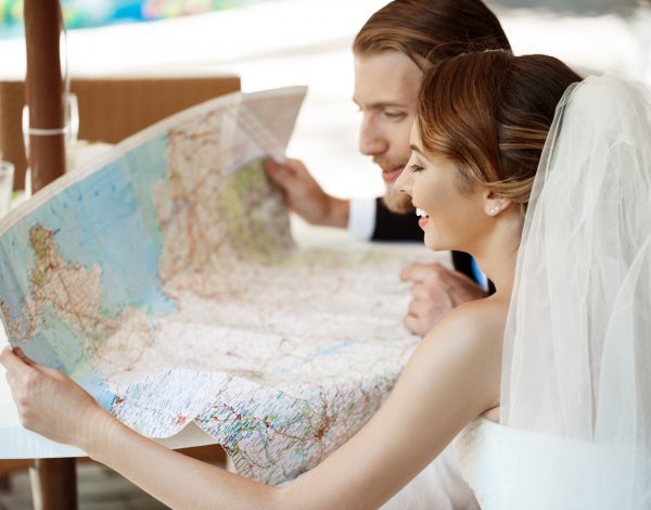 8 τύποι γαμήλιων ταξιδιών που δεν ήξερες ότι υπάρχουν