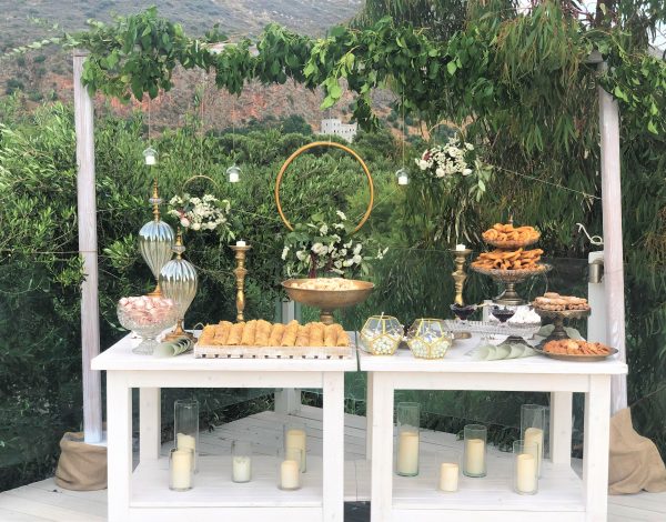 Τα Zuccherino μας προσκαλούν σ’εναν παραδοσιακό γάμο στη Μάνη γεμάτο εκπλήξεις