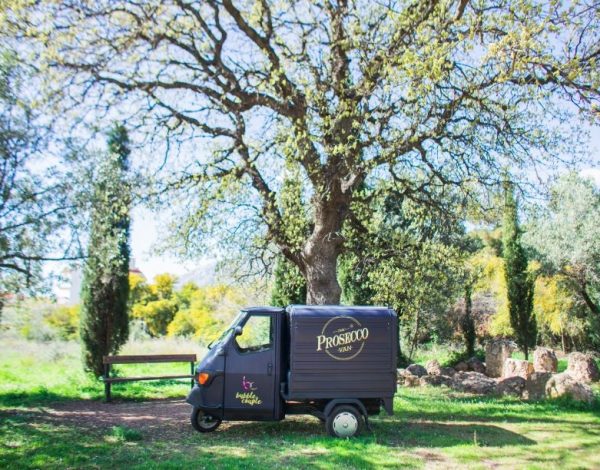 Bubble Couple: The prosecco van!