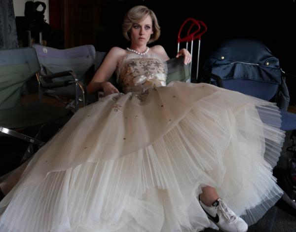 Spencer: Η ενδυματολόγος της ταινίας αποκαλύπτει όλες τις λεπτομέρειες για το πριγκιπικό Chanel φόρεμα της Diana