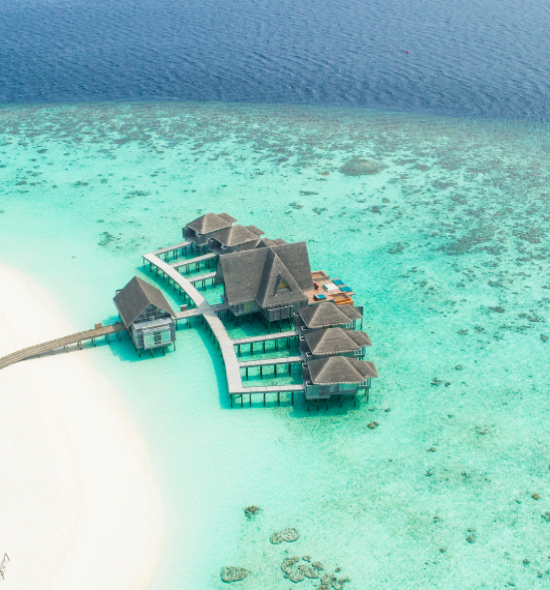 Honeymoon destinations: Ταξίδι του μέλιτος στις μαγικές Μαλδίβες, σε bungalows πάνω στη θάλασσα