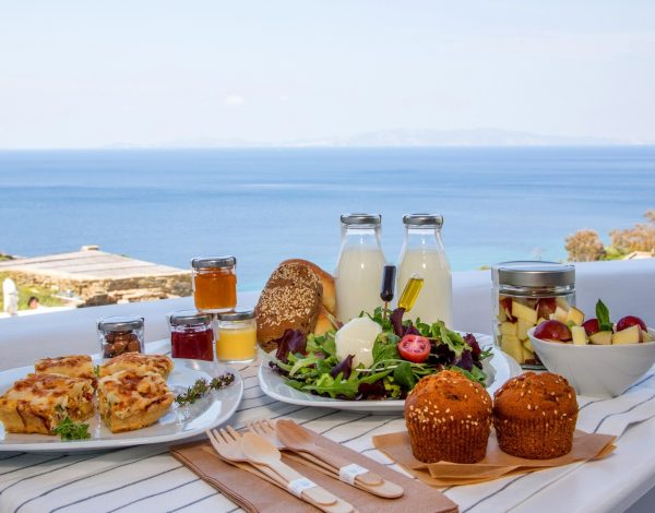 Honeymoon Breakfast στις Κυκλάδες από το exo catering