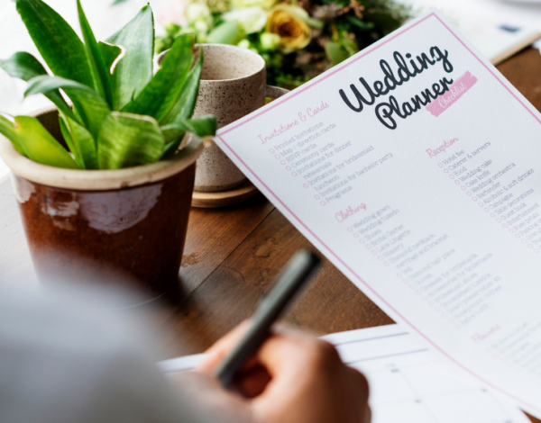 10 ερωτήσεις που πρέπει να κάνετε σε έναν wedding planner