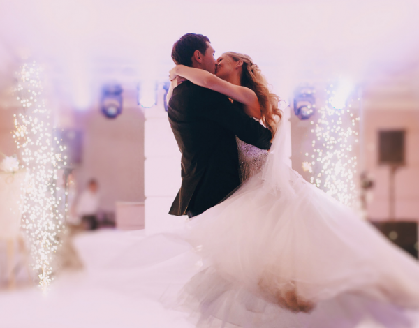 Dance me to the end of love: 5 tips για να περιορίσετε το άγχος σας για τον πρώτο χορό