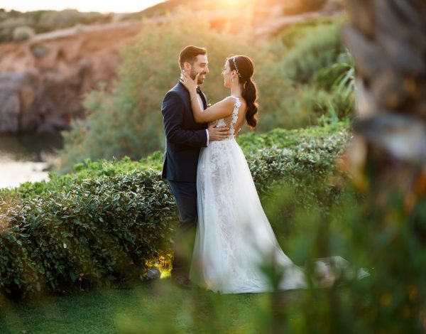 Bridal hairstyle: Elegant wavy ponytail από τα «μαγικά» χέρια της Εύης Πατσιατζή