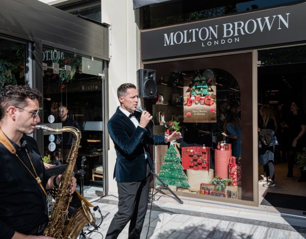 Ο οίκος Molton Brown εγκαινίασε την φετινή εορταστική σεζόν με ένα εντυπωσιακό Christmas Event στην καρδιά της Κηφισιάς