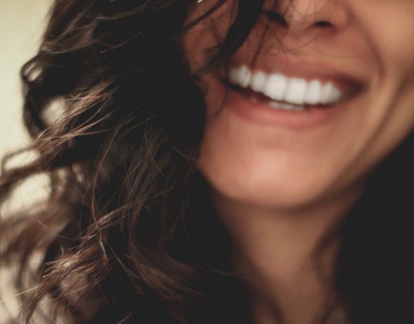 THE bridal smile! Ο Δρ. Λεωνίδας Αυγερινός αποκαλύπτει τον απόλυτο «οδηγό» για το πιο λαμπερό χαμόγελο