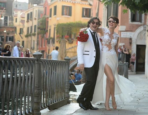Βασίλης Χαραλαμπόπουλος-Λίνα Πρίντζου: Οι αδημοσίευτες φωτογραφίες του γάμου τους με άρωμα… Βενετίας