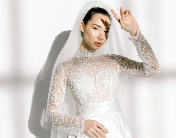 Bridal issues: Τι κάνεις αν δεις μια καλεσμένη να φοράει λευκά στον γάμο σου;