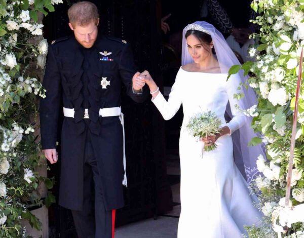 Meghan Markle | 7 χρόνια μετά τον γάμο της με τον πρίγκιπα Harry μοιράζεται νέες αδημοσίευτες φωτογραφίες