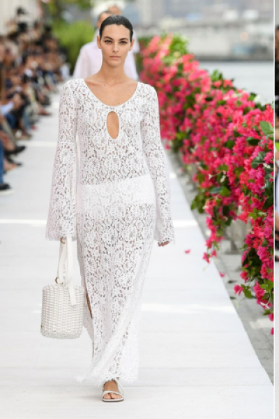 NYFW: 5 bridal look κατευθείαν από το runway του Michael Kors (νύφες του 2024 είστε εδώ;)