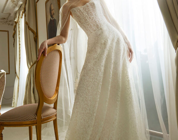 AthenaV Multibrand Store Pronovias | 10 ονειρεμένα νυφικά για να υιοθετήσετε την απόλυτη τάση του layering