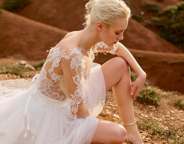 Sample bridal sale | Αποκτήστε τα πιο stylish νυφικά Vlassi Holeva με έκπτωση έως -80%!
