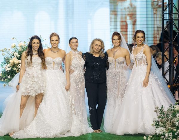 Τα wedding gowns του οίκου Costantino έφεραν elegant αέρα στο Yes I Do Catwalk by Georg Jensen