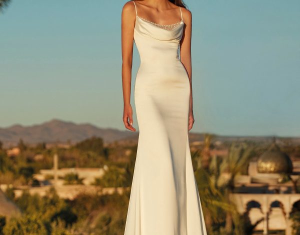 The Bridal Trend Report - Spring 2024: Αναδείξτε τους ώμους σας με τις λεπτές τιράντες!