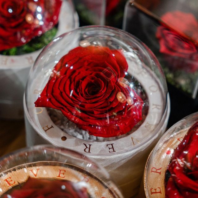 Happy Valentine's Day με... κατακόκκινα τριαντάφυλλα από το ανθοπωλείο Elaia!