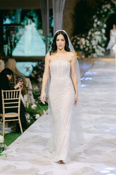 Georgia Sini | Οι ονειρεμένες, minimal chic δημιουργίες της απογείωσαν το Yes I Do Catwalk