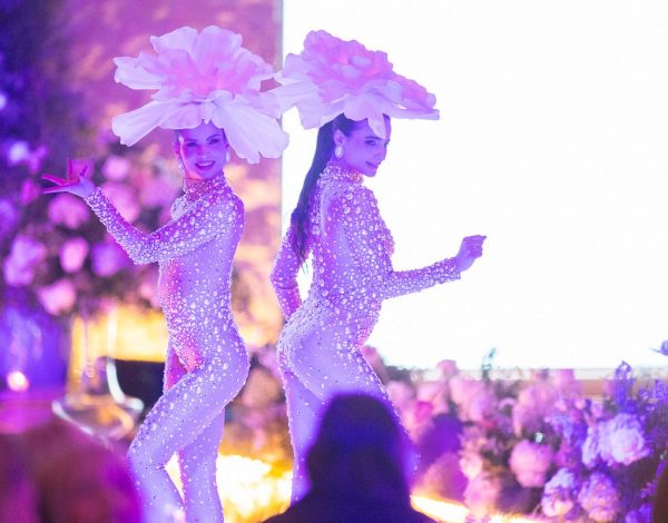To dancing act της dsevents εκτόξευσε τη διασκέδαση στα ύψη στο Yes I Do Catwalk